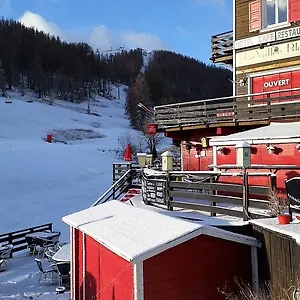 La Vallee Blanche Hotel